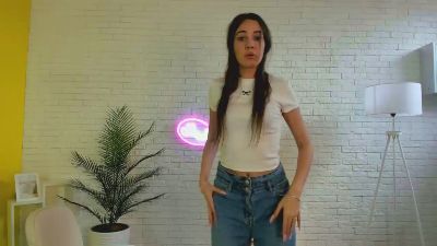 SelenaLoos live from United States