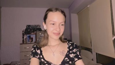 SunniThiessen live from United States