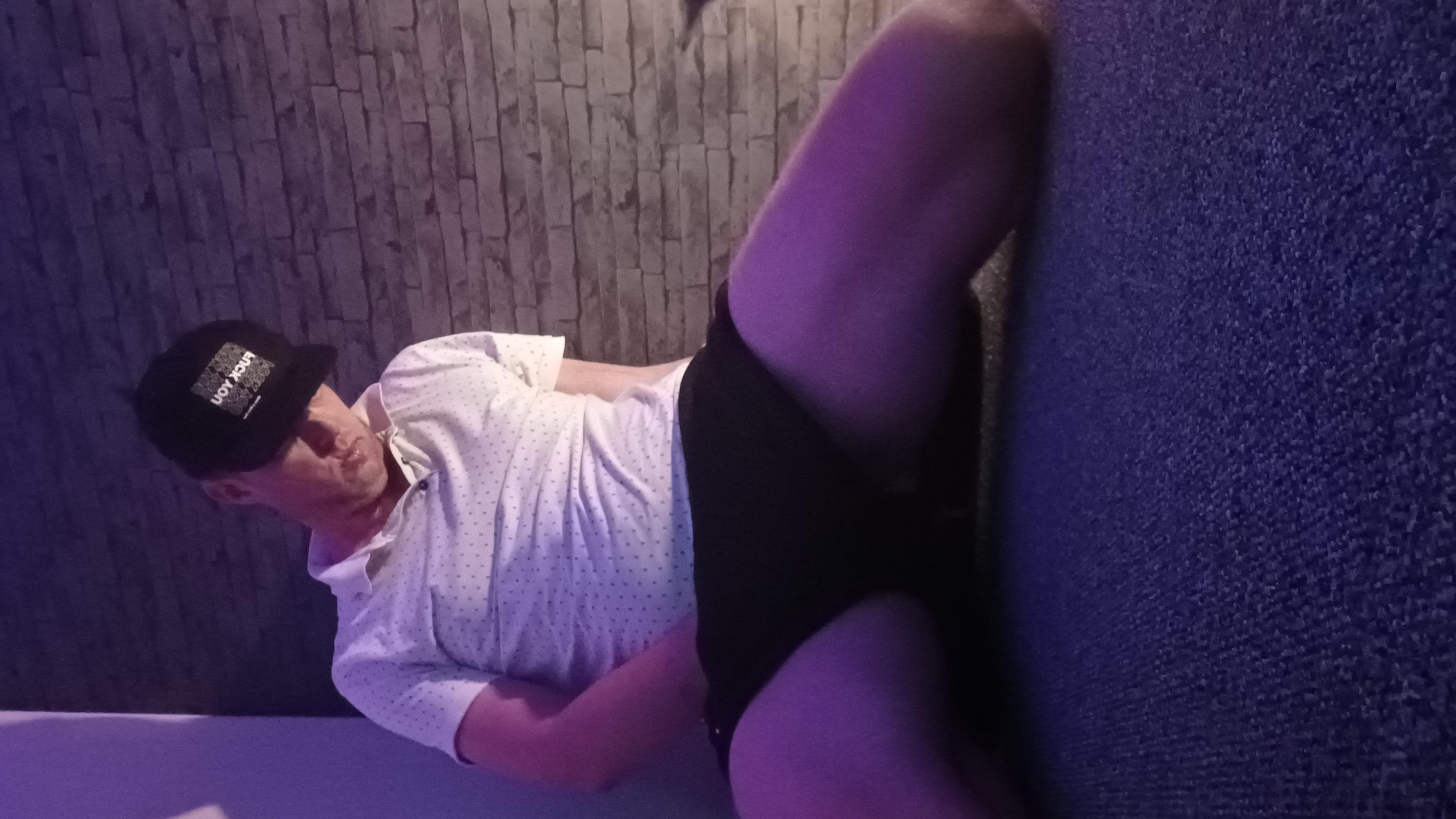 Talldutchgay live from Netherlands