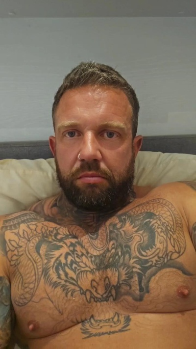 Tattedmuscle1 live from United Kingdom