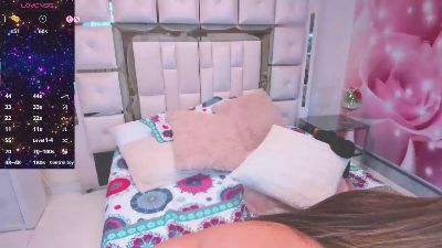 Yelena_mutiz live from Colombia