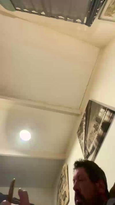 Zoul833 live from France