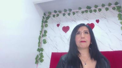 agataleoncm1 live from Colombia