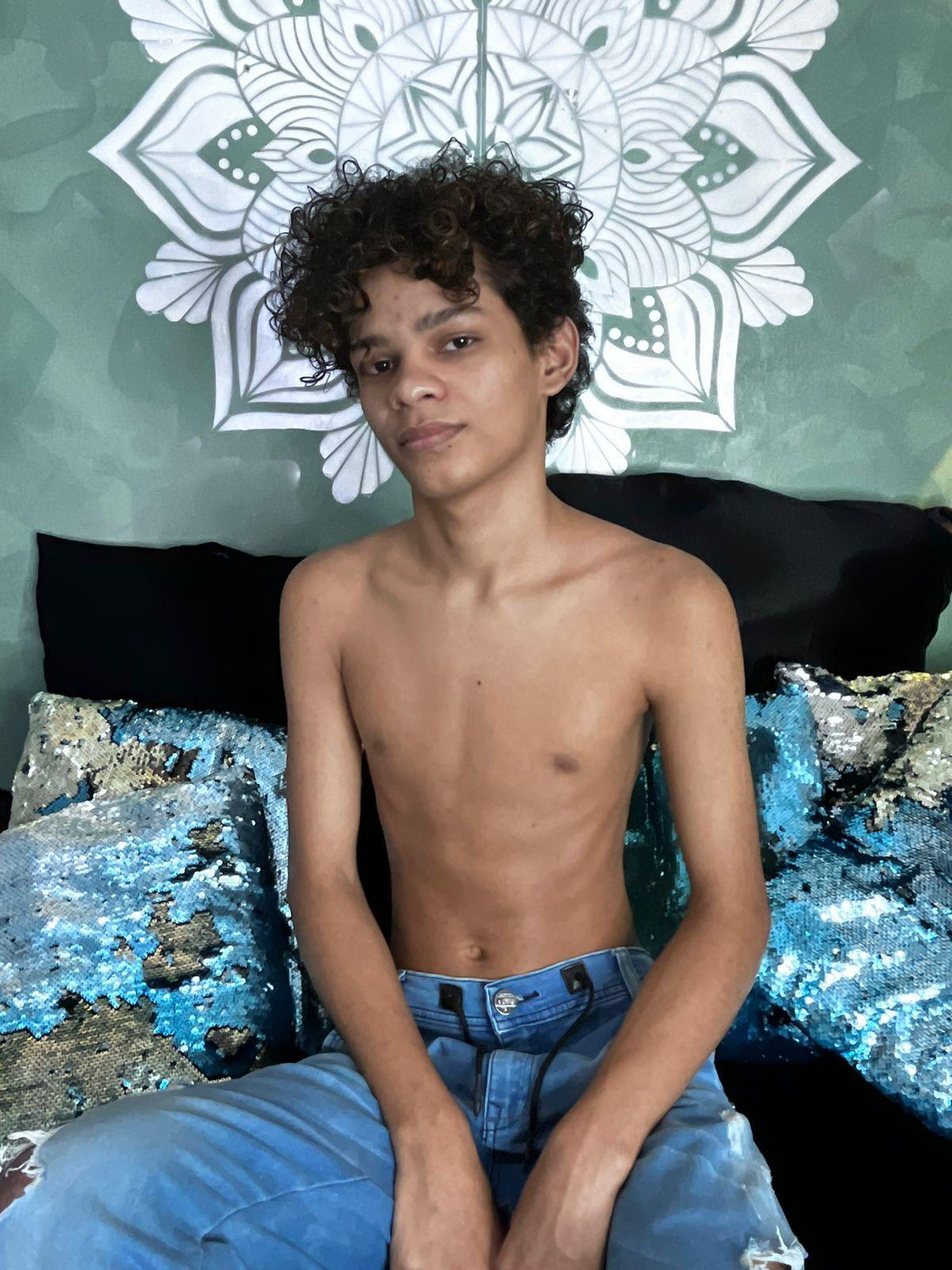 alexes_risos live from Colombia