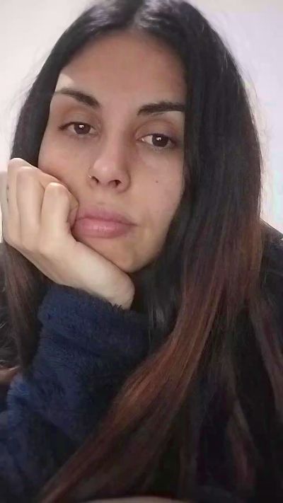 danielaa8 live from Argentina