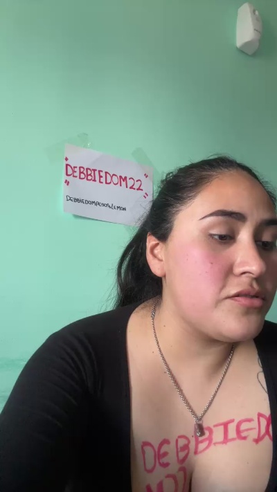 debbie22l live from Argentina