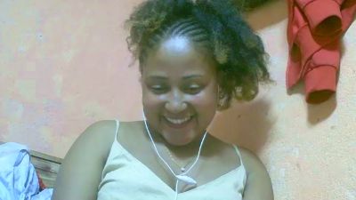hollyhhot live from Madagascar