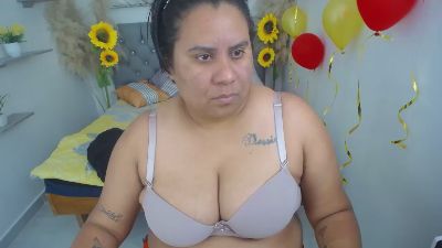 hotlesby4uxxx live from Colombia