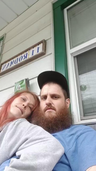 hungwell20 live from Canada