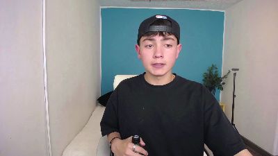ithan__ live from Colombia