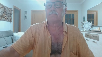 joanbcn62 live from Spain