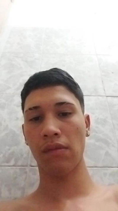kauanfadalllon1 live from Brazil