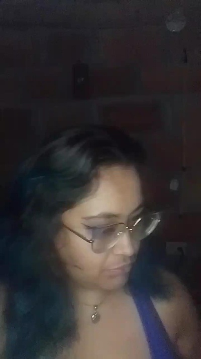 lilly_beth live from Panama