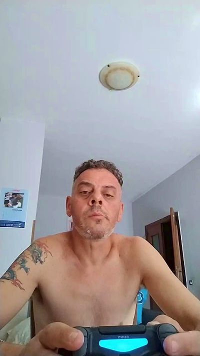 pippolippo7 live from Italy