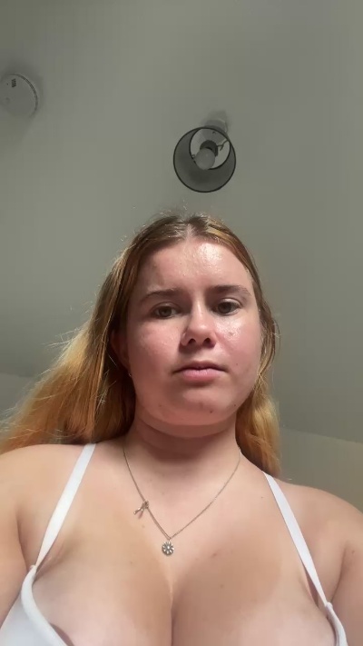 rosydee_nonnude live from United Kingdom