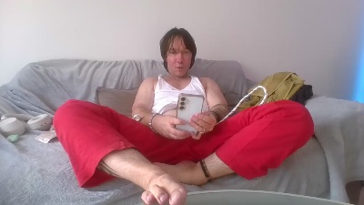 slaveusem live from United Kingdom