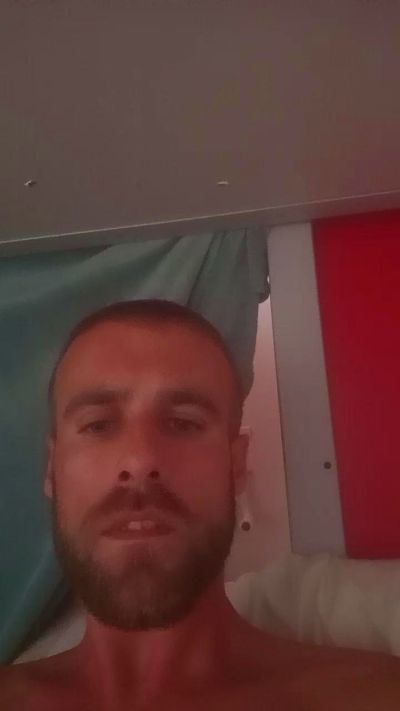 tano218 live from Spain