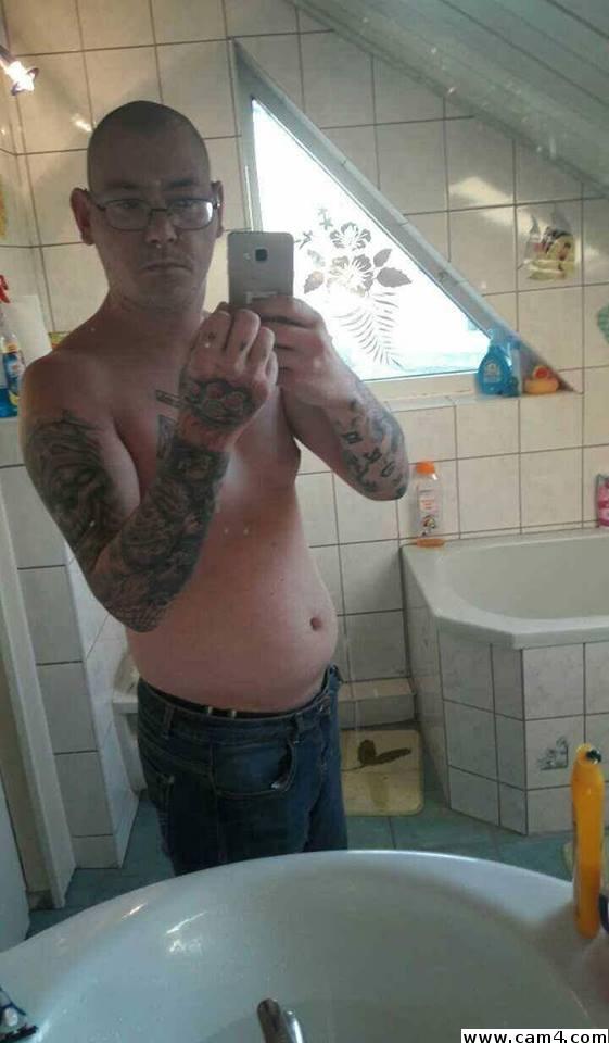 tattoomonster87 live from Germany