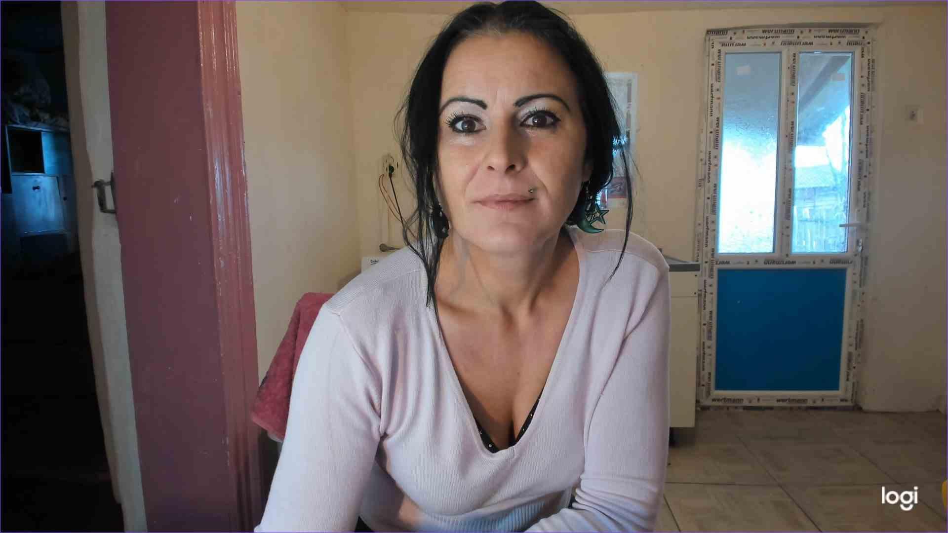 valy3181 live from Italy