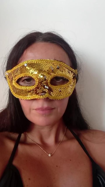 vanessa583 live from Italy